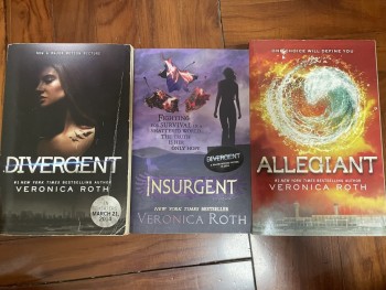 Divergent 三部曲