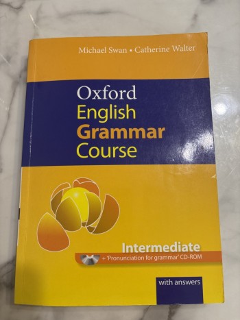 Oxford English Grammar Course Intermediate