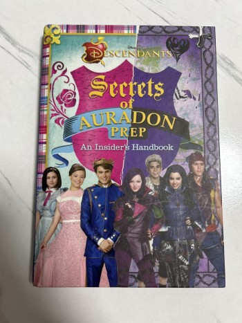 Descendants-Secrets of Auradon Prep