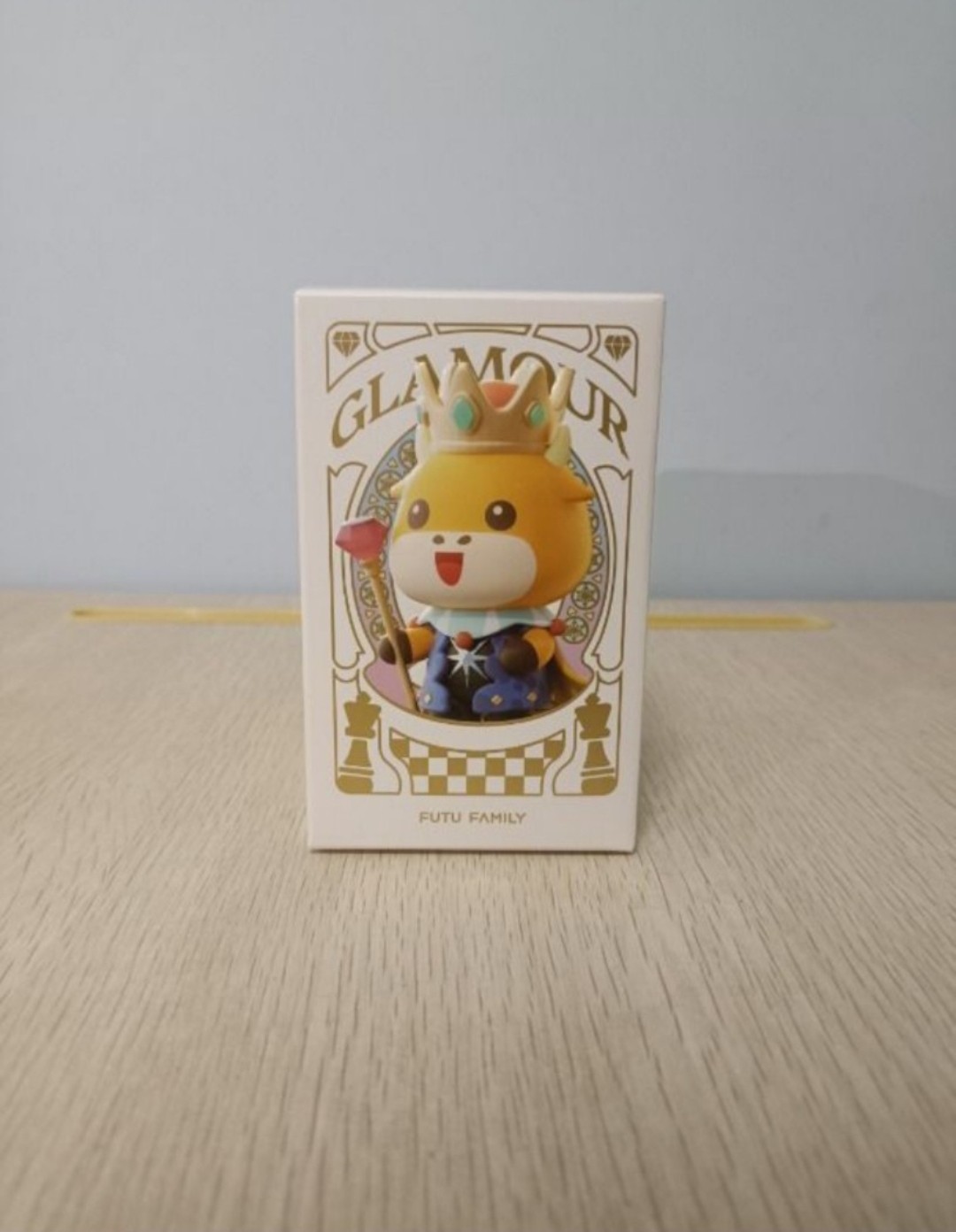 Futu Family Chess Figurine ( GLAMOUR )
