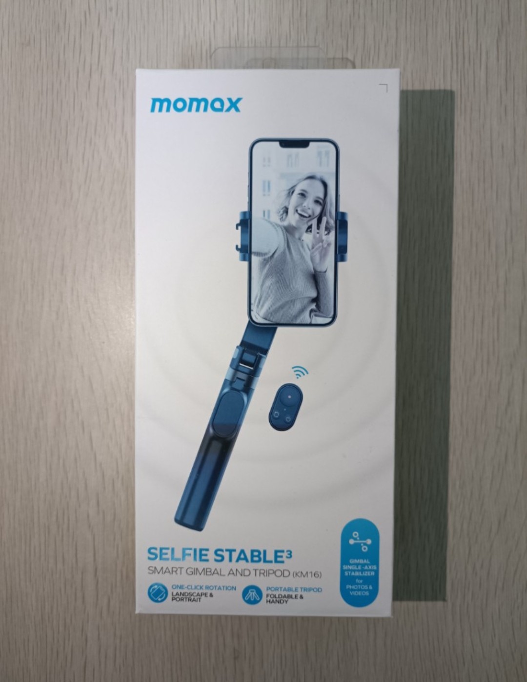自拍穩定器 [ MOMAX - Selfie Stable 3：Smart Gimbal and Tripod ( KM16D ) ] ( 連透明包裝袋 & 防潮珠 )