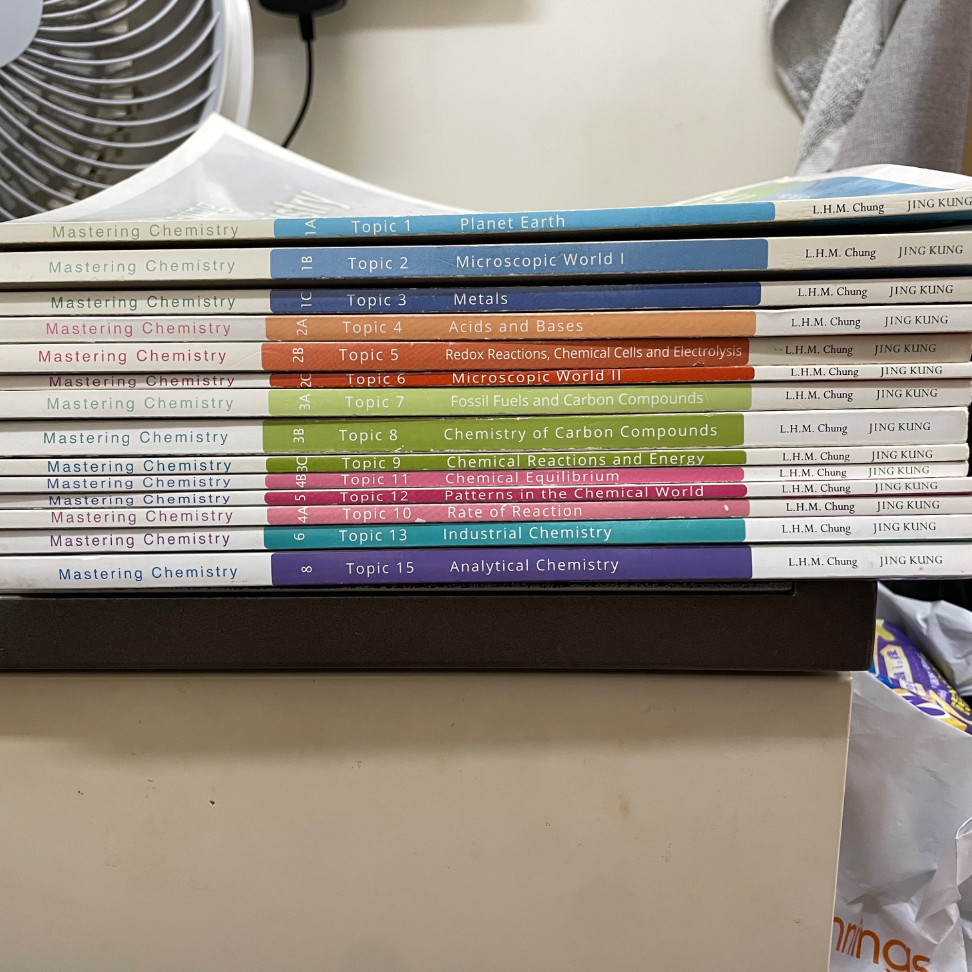 Mastering Chemistry 教科書