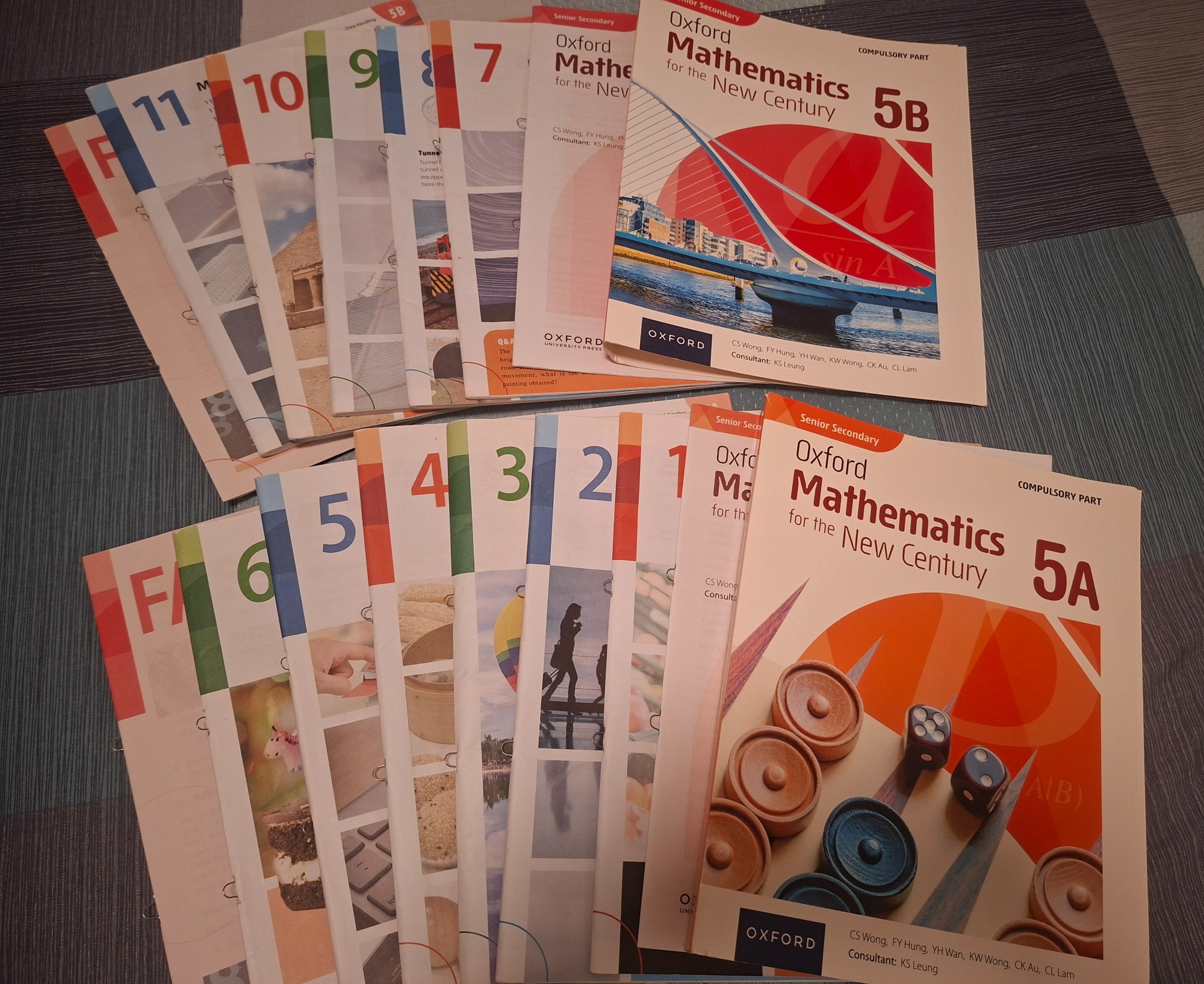 Oxford mathematics for the new century 5A 5B (2本可$280) - 2
