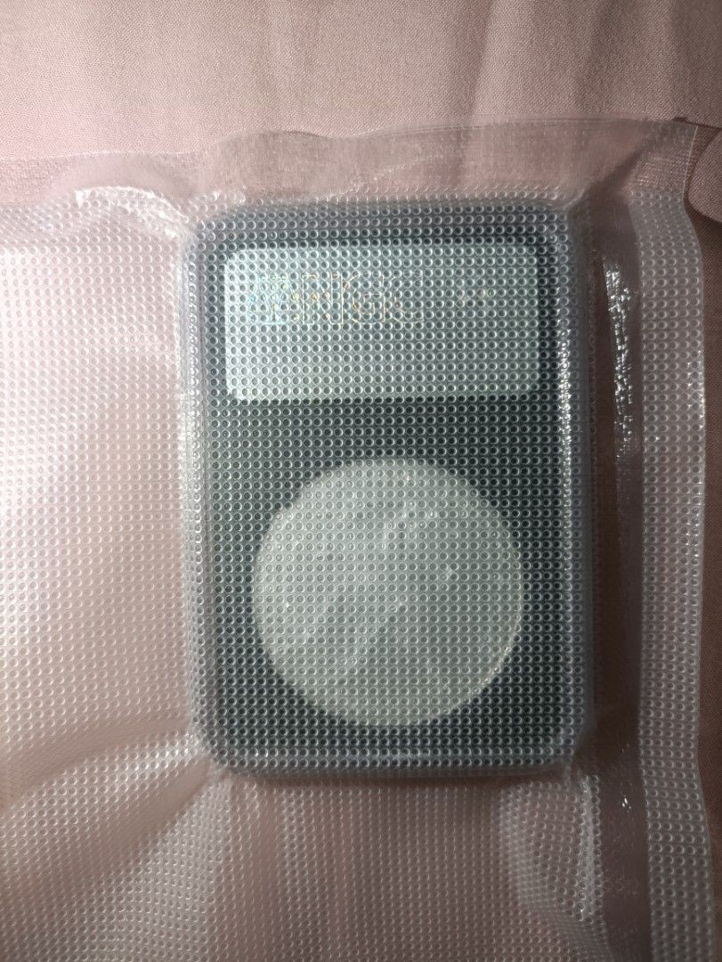 [ 正版 ] 美國 2026 鷹揚 99.9% 普制銀幣 1 盎司 ( NGC MS70, 首日發行配 99.9% 精銀黑芯標籤 1 克 ) ( 連透明真空袋 & 防潮珠 ) ( 連影印單 ) - 2