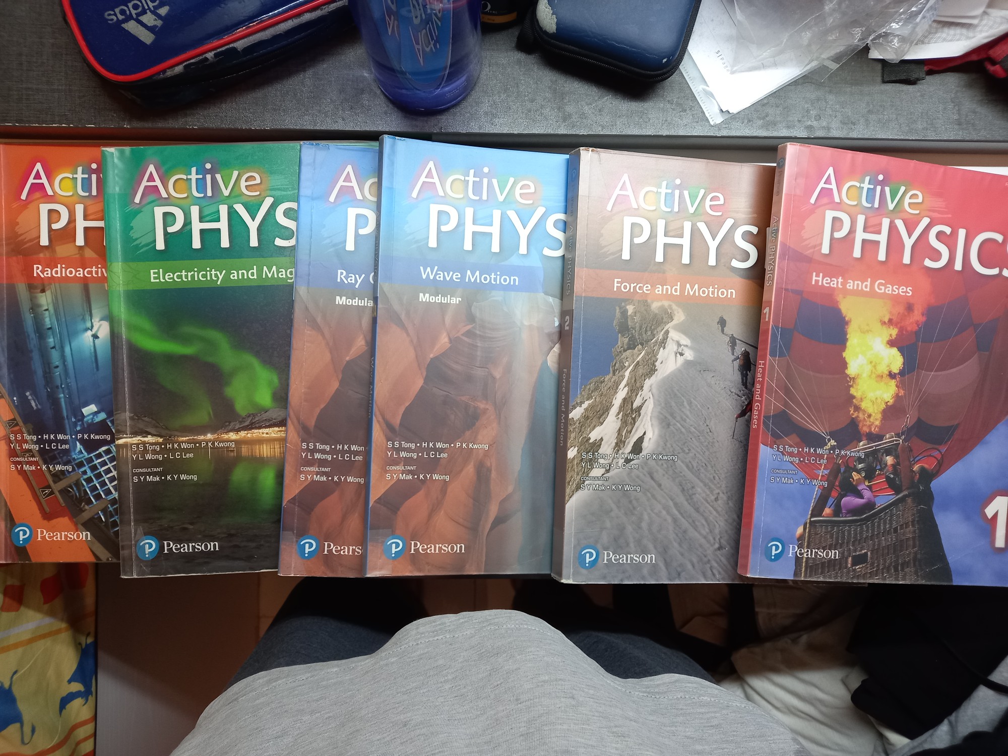 高中二手書 Active Physics 1, 2, 3A, 3B, 4, 5 每本50